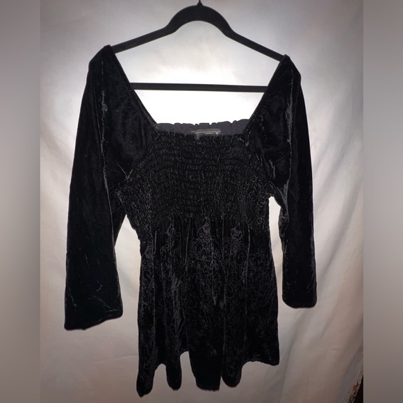 Venezia black velvet pullover. Size 18-20. - Picture 3 of 6